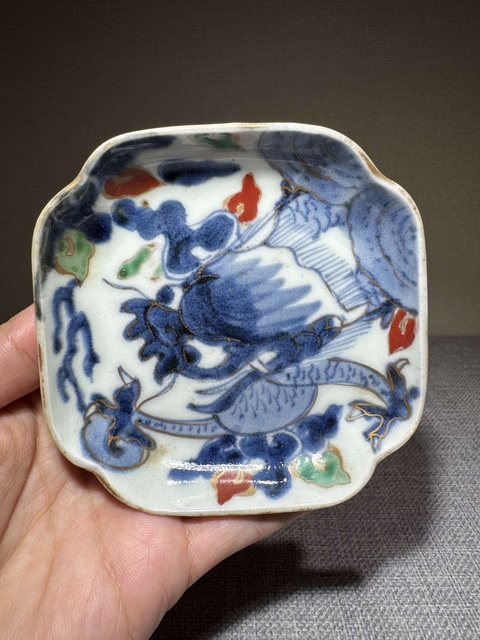 古玩陶瓷民國青花紅綠彩過墻龍紋碟真品鑒賞圖