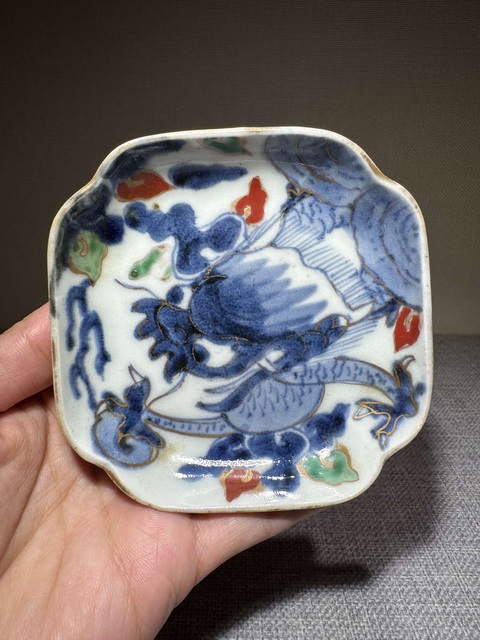 古玩陶瓷民國青花紅綠彩過墻龍紋碟真品鑒賞圖