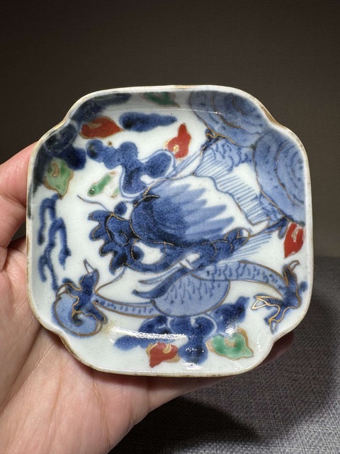 古玩陶瓷民國青花紅綠彩過墻龍紋碟真品鑒賞圖