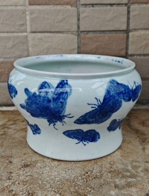 古玩陶瓷青花蝴蝶紋缸真品鑒賞圖