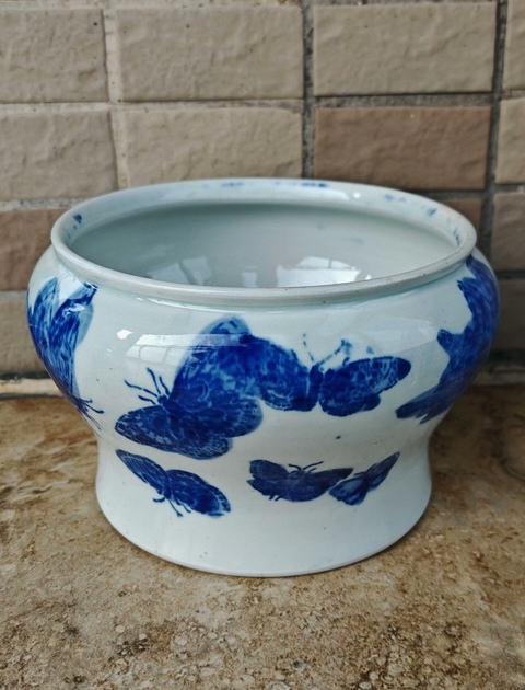 古玩陶瓷青花蝴蝶紋缸真品鑒賞圖