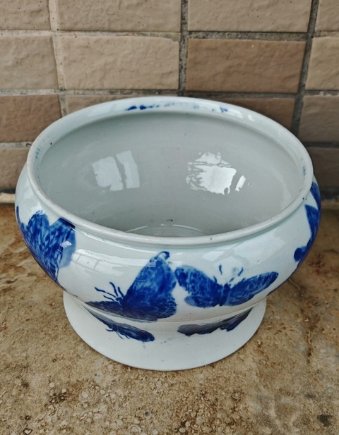 古玩陶瓷青花蝴蝶紋缸真品鑒賞圖