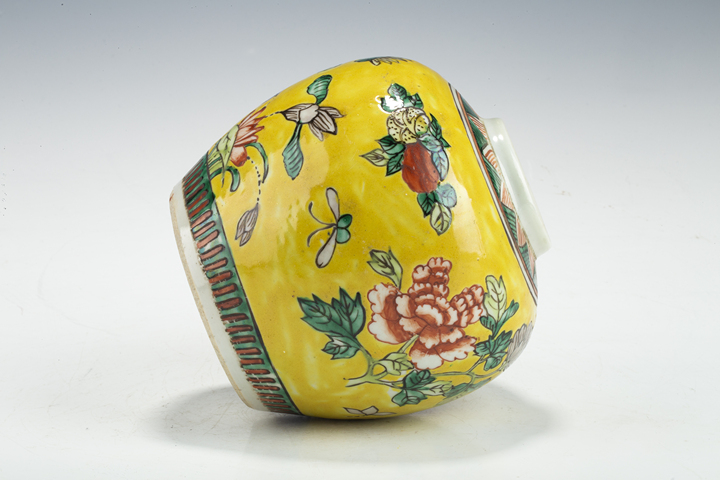 古玩陶瓷清晚·黃地五彩花卉紋罐真品鑒賞圖