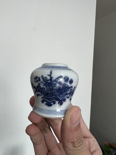 古玩陶瓷青花花卉紋天字罐真品鑒賞圖