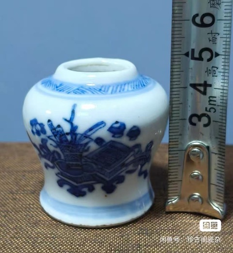 古玩陶瓷青花花卉紋天字罐真品鑒賞圖
