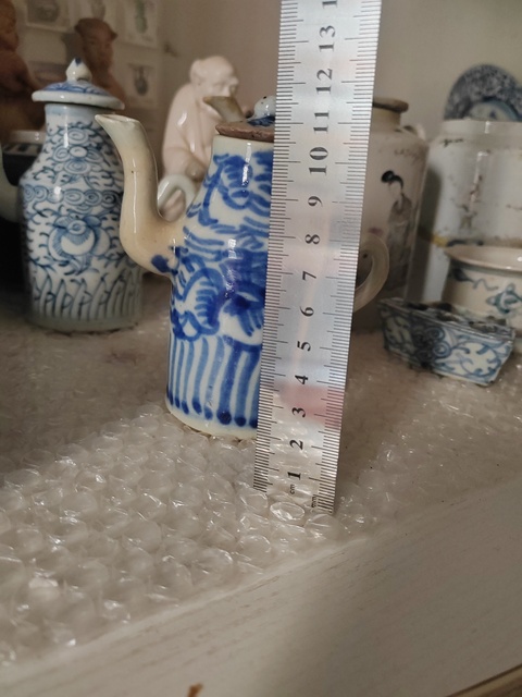 古玩陶瓷青花纏枝蓮紋酒壺真品鑒賞圖