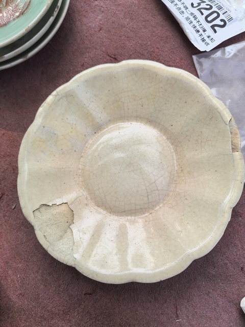 古玩陶瓷白釉盤真品鑒賞圖