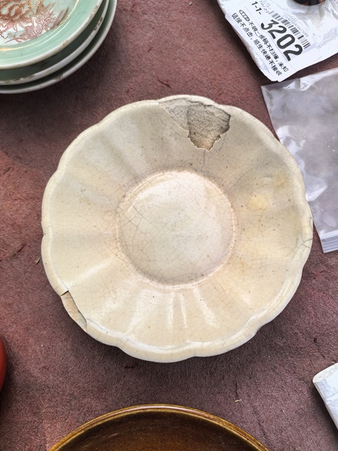 古玩陶瓷白釉盤真品鑒賞圖