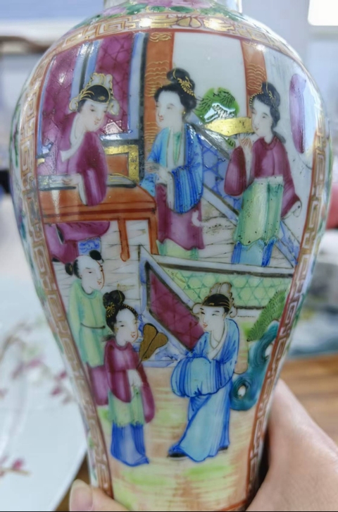 古玩陶瓷清晚·廣彩開窗人物故事紋雞腿瓶真品鑒賞圖