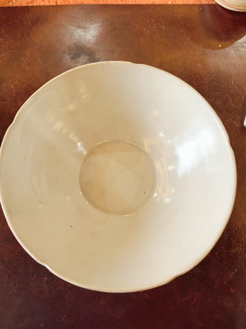 古玩陶瓷宣州窯白釉葵口碗真品鑒賞圖