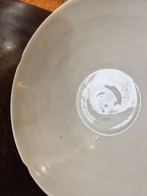 古玩陶瓷宣州窯白釉葵口碗真品鑒賞圖