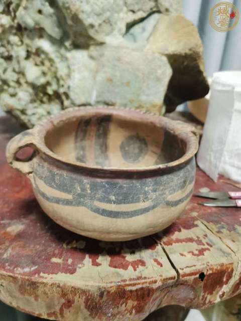 古玩陶瓷雙耳彩繪陶缽真品鑒賞圖