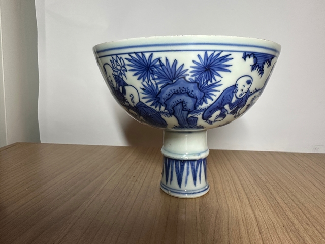 古玩陶瓷青花嬰戲圖高足杯真品鑒賞圖