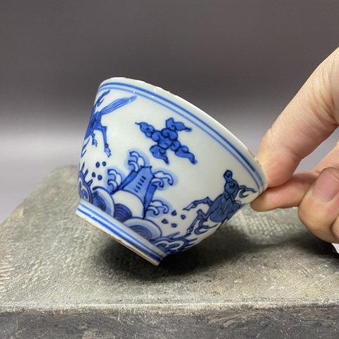 古玩陶瓷嘉靖福山壽海麒麟青花杯真品鑒賞圖