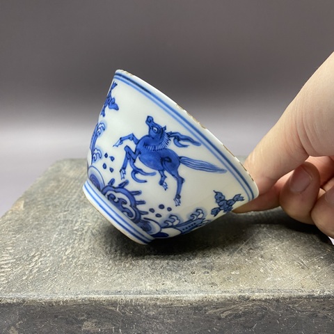 古玩陶瓷嘉靖福山壽海麒麟青花杯真品鑒賞圖