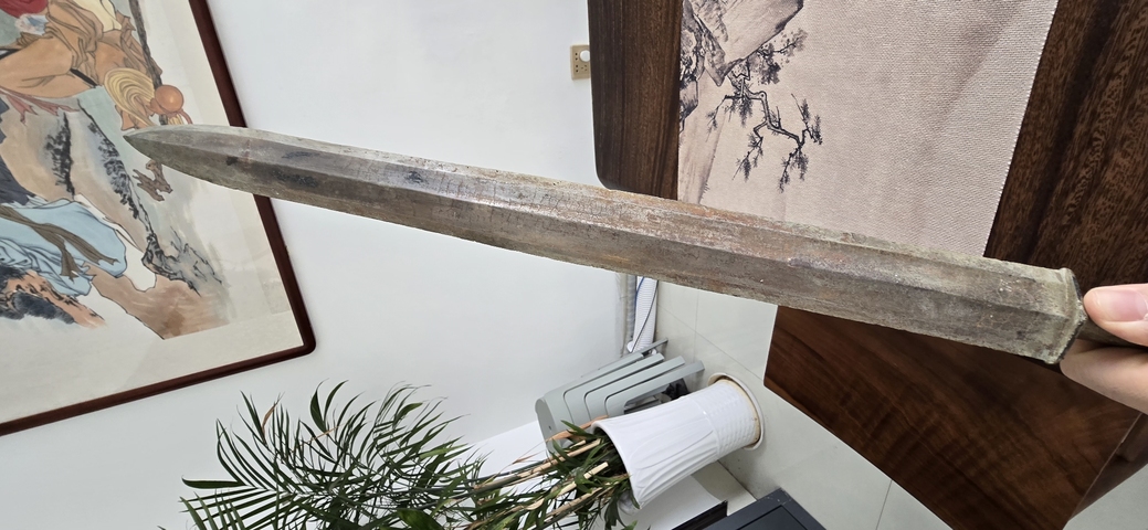 古玩銅器戰國青銅劍真品鑒賞圖