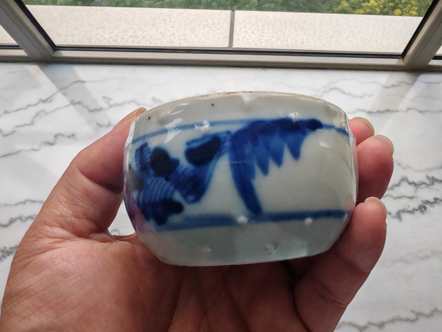 古玩陶瓷德化窯山水紋青花鼓釘洗真品鑒賞圖