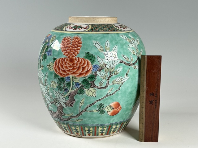 古玩陶瓷清晚期·松石綠地五彩雙鳳牡丹紋罐真品鑒賞圖