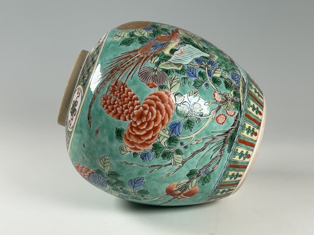 古玩陶瓷清晚期·松石綠地五彩雙鳳牡丹紋罐真品鑒賞圖