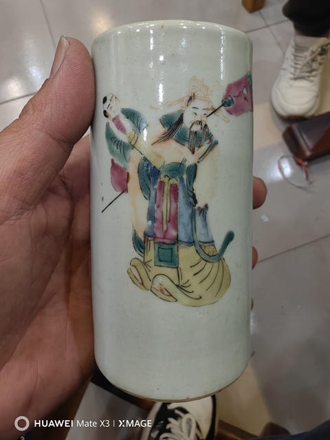古玩陶瓷粉彩人物故事紋筆筒真品鑒賞圖