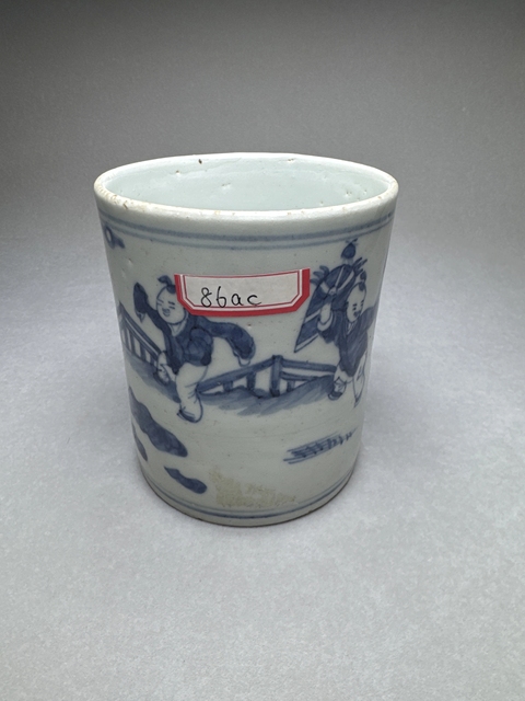 古玩陶瓷嬰戲紋青花筆筒真品鑒賞圖