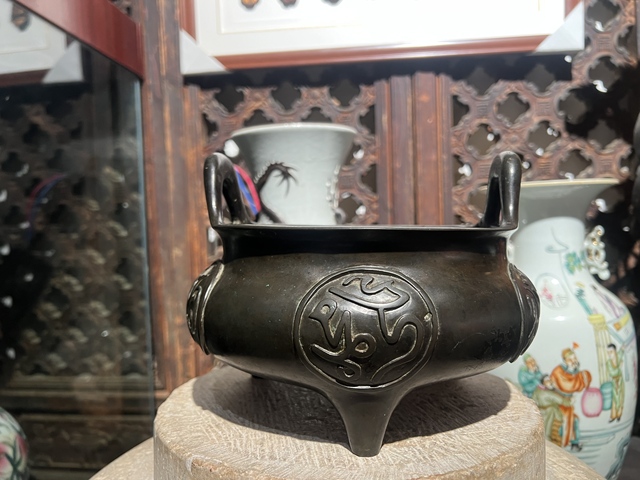 古玩銅器爐子真品鑒賞圖