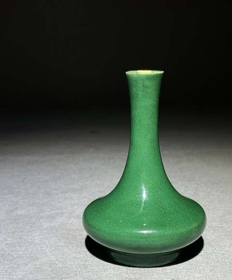 古玩陶瓷綠哥釉荸薺瓶真品鑒賞圖