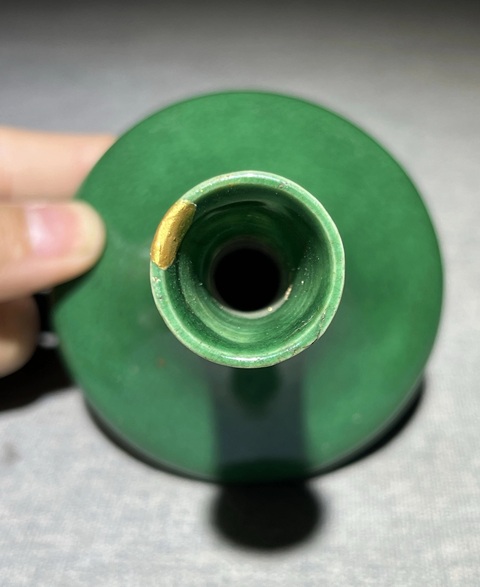 古玩陶瓷綠哥釉荸薺瓶真品鑒賞圖