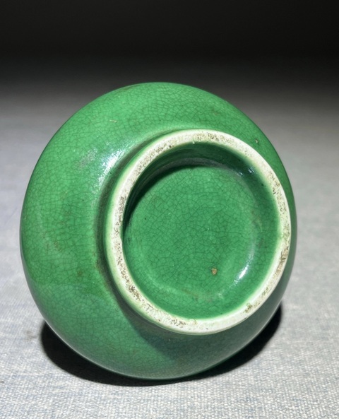 古玩陶瓷綠哥釉荸薺瓶真品鑒賞圖