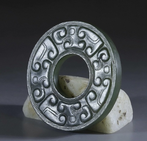 古玩玉器和田玉雕“虺龍紋璧”真品鑒賞圖