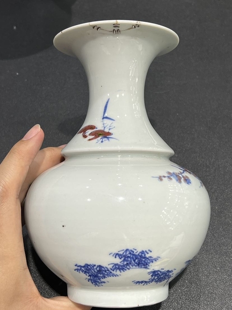 古玩陶瓷青花釉里紅梅花紋瓶真品鑒賞圖