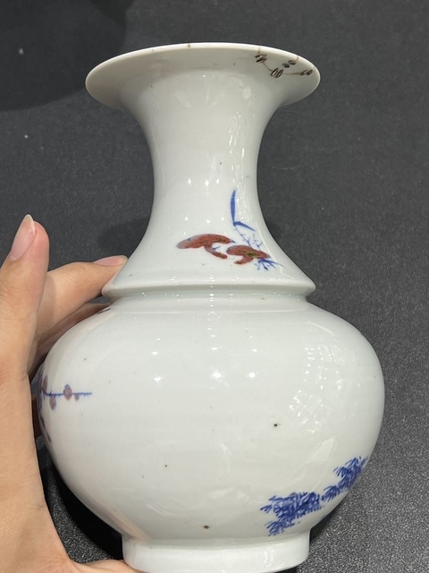古玩陶瓷青花釉里紅梅花紋瓶真品鑒賞圖