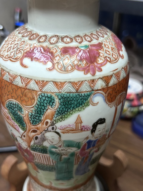 古玩陶瓷廣彩人物故事紋雞腿瓶真品鑒賞圖