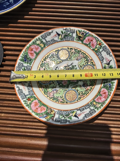 古玩陶瓷廣彩杯盤真品鑒賞圖