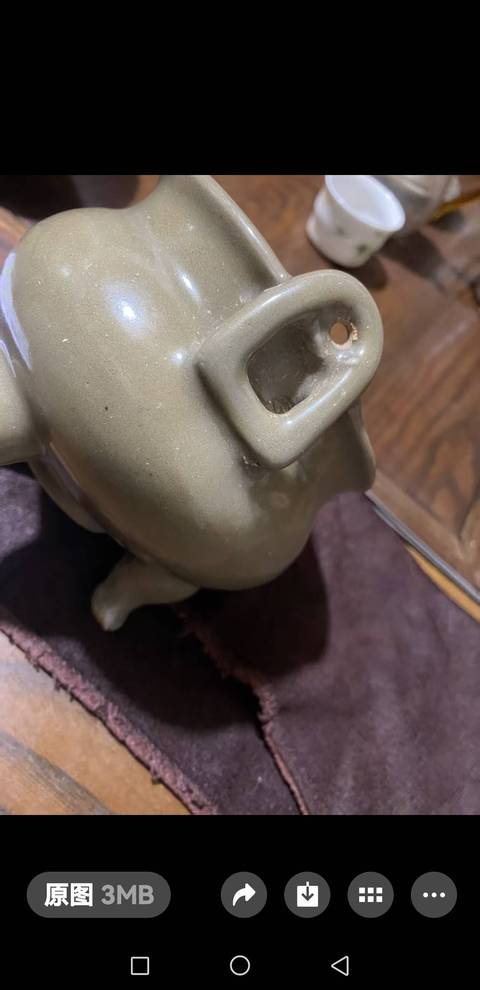 古玩陶瓷龍泉窯青釉香爐真品鑒賞圖