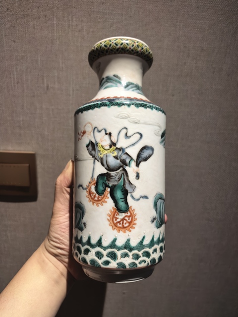 古玩陶瓷五彩哪吒鬧海圖洗口瓶真品鑒賞圖