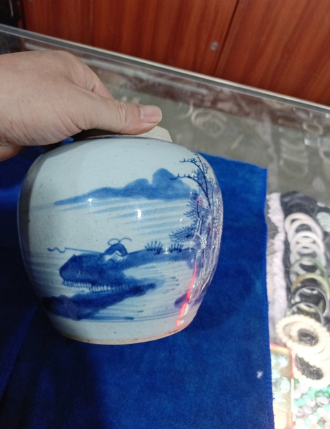 古玩陶瓷青花山水人物罐，模糊，偏老真品鑒賞圖