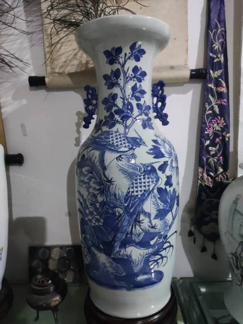 古玩陶瓷晚清豆青青花花鳥大瓶真品鑒賞圖