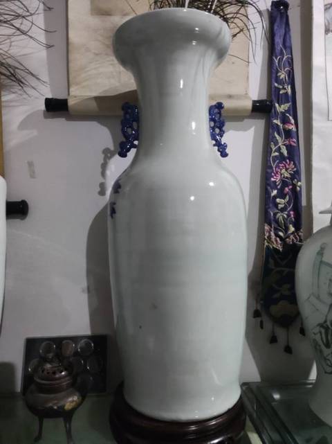 古玩陶瓷晚清豆青青花花鳥大瓶真品鑒賞圖