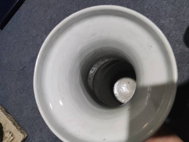 古玩陶瓷晚清豆青青花花鳥大瓶真品鑒賞圖