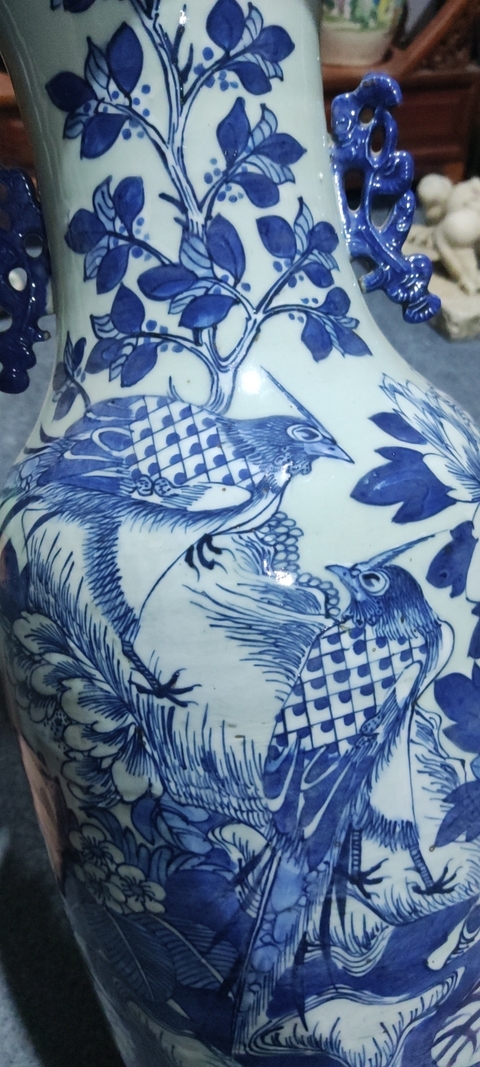 古玩陶瓷晚清豆青青花花鳥大瓶真品鑒賞圖