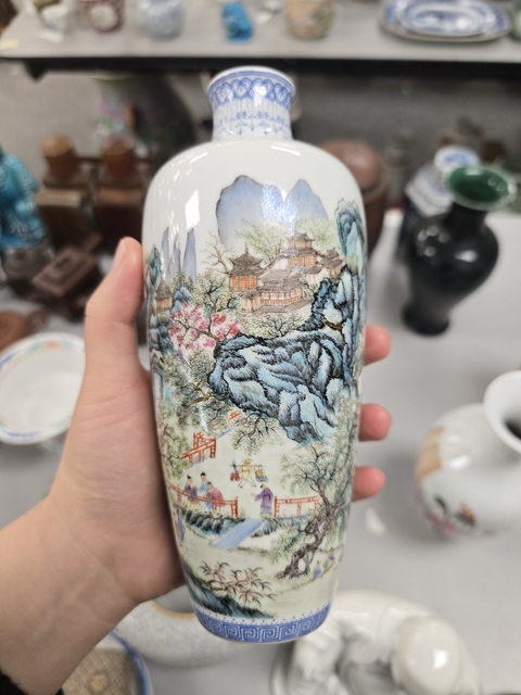 古玩陶瓷山水紋瓶真品鑒賞圖