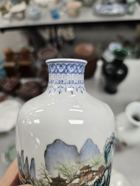 古玩陶瓷山水紋瓶真品鑒賞圖