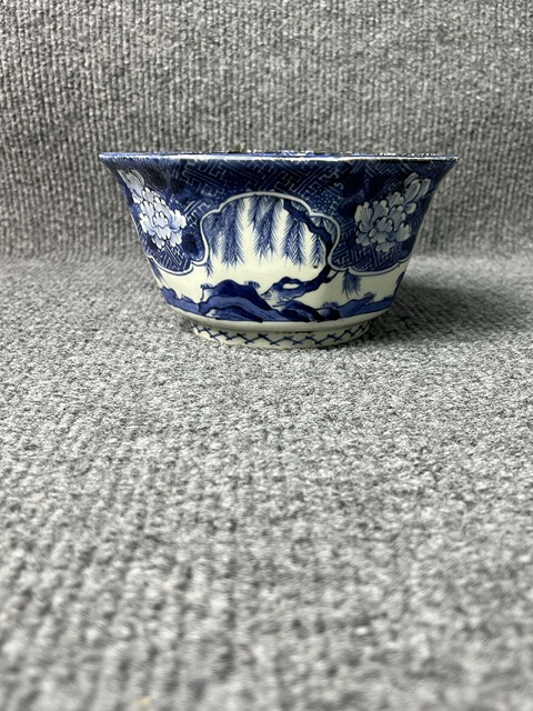 古玩陶瓷日本明治青花花卉紋八方碗真品鑒賞圖