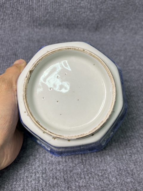 古玩陶瓷日本明治青花花卉紋八方碗真品鑒賞圖