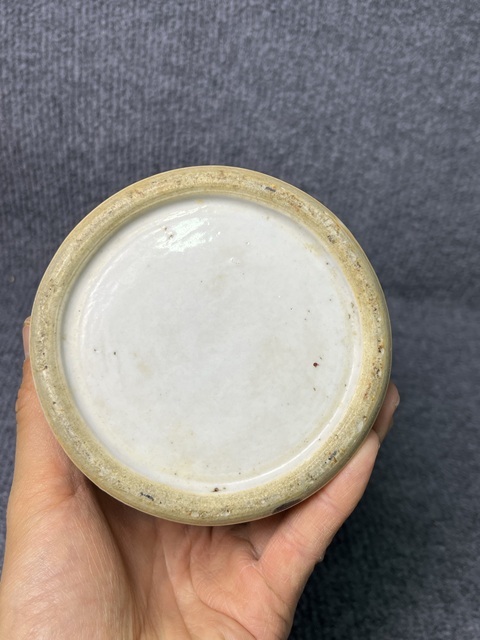 古玩陶瓷墨地粉彩花鳥紋撇口瓶真品鑒賞圖