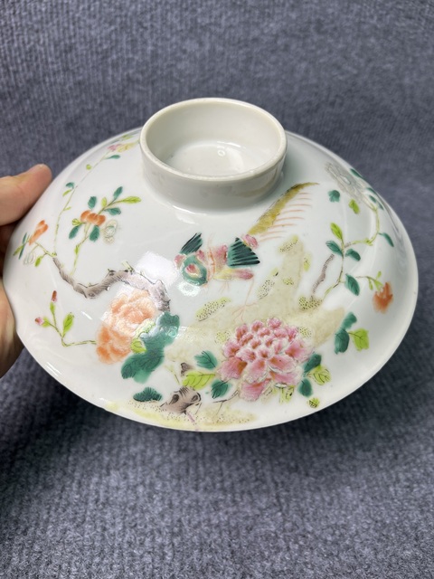 古玩陶瓷粉彩錦雞牡丹大蓋鍋真品鑒賞圖