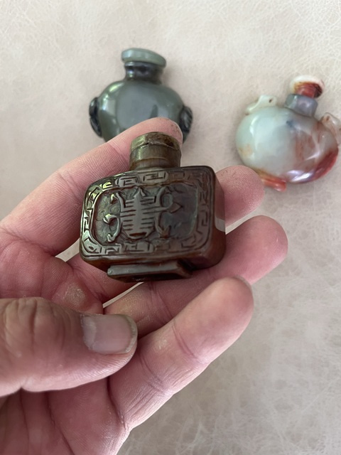 古玩玉器岫巖玉鼻煙壺真品鑒賞圖