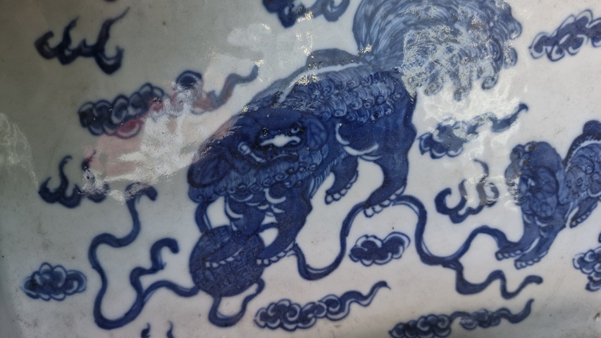 古玩陶瓷獅紋青花四足蓋盒真品鑒賞圖