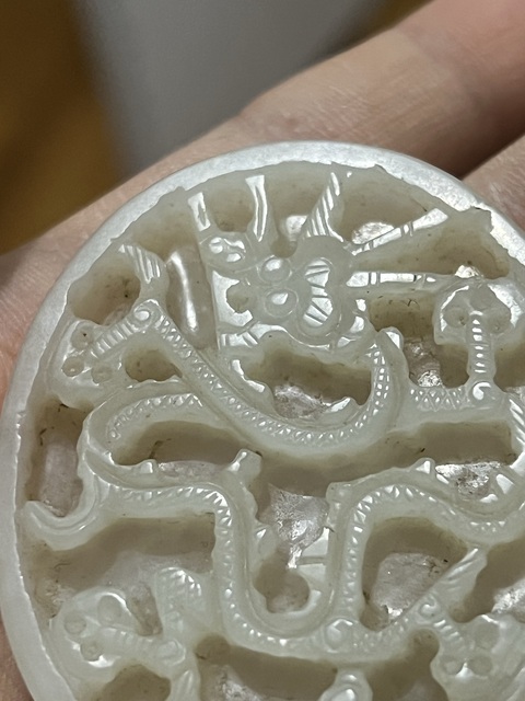 古玩玉器桃心龍帶板真品鑒賞圖